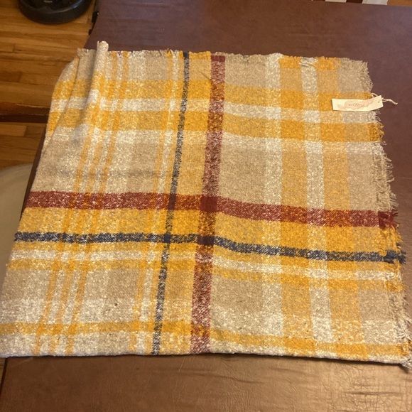 Beautiful Blanket scarf. Mustard red and beige with blue. - Picture 2 of 8